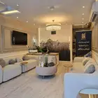 محل للتقبيل بجوار البوليفارد بالواحة