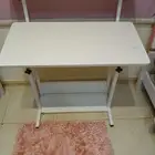 مكتب وكراسي