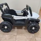 سيارة كهربائية بمحركين