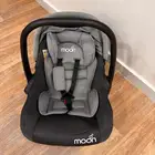 كرسي سيارة للأطفال