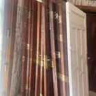 ابواب خشب مستعملة وكراسي واحواض غسيل للبيع