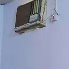 مكيف شباك حار بارد نظيف شغال على الشرط