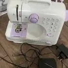 ماكينة خياطة