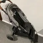 عربة أطفال استخدام بسيط جدا