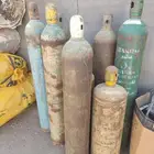 اسطوانات اكسجين صناعي واستيلين