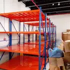 رفوف مستودعات كبيره