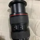 عدسة كاميرا كانون