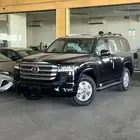 لاندكروزر جي اكس ار بنزين L2 أسود سعودي 2025 متوفر لدى الحسن