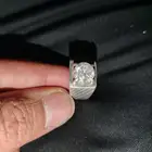 فص ألماس على خاتم فضه