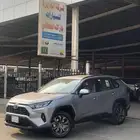 تويوتا راف فور XLE بنزين 2025 فتحة فضي شبه جديد