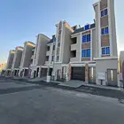 للبيع عرض خاص بحي المعارض وسط الخدمات أدوارعلويه 520 ألف6غرف