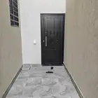 غرفة بمطبخ صغير وحمام جديدة للايجار الفروسية جدة