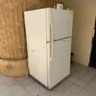 للبيع ثلاجة ميتاج