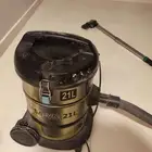 للبيع. مكنسة