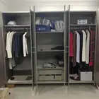 دولاب ملابس فاخر بتصميم عصري وأبواب مرايا كاملة للبيع