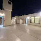 ملحق للبيع بمساحة كبيرة سطح كامل حي الصفا 540 الف