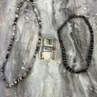 ح لي نسائيه قديمه وورقه 5 ريال الملك فهدآل سعود رحمه الله