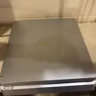 للبيع سوني 4 سلم اللون رصاصي نظيف جدا