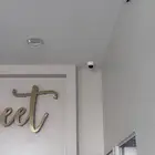 أربع كاميرات مع الهاردسك مع شاشة 32 بوصة آخت الجديدة