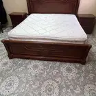 غرفة نوم كامله خشب طبيعي بحالة ممتازة