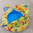 مسبح أطفال صغير