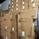 كمبيوتر مكتبي و شاشات اتش بي مخزنة