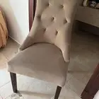 اثاث مرايات ولوحات وكراسي وطاوله قهوه