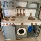 للبيع مطبخ اطفال خشبي