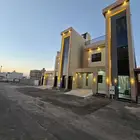 للبيع شقه ارضي 6غرف حوش ومدخل سياره من 550 ألف طريق الثمانين