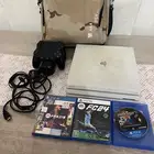 سوني 4 برو مع 3 سيديات ويدين تحكم وسماعة جديدة وشنطته