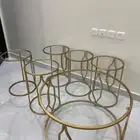 طاولة قهوة مع خدمة