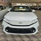 كامري اي بنزين ابيض 2025