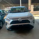 تويوتا راف فور XLE فتحة سقف بنزين 2025