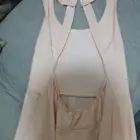 السلام عليكم ورحمة الله للبيع فستان وشنطه