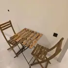 طاولة مربعة مع كرسيين من اكيا akia