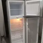 ثلاجة 6 قدم بحالة ممتازه