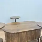 طاولة للبيع مع 3 طاولات خدمه