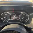 اكس تريل 2023 دبل 7 مقاعد ابيض