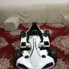 سيارة أطفال