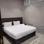 شقة فندقية غرفة و صالة بمدخل خاص للعوائل بخميس مشيط