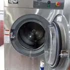 مطلوب محل للإيجار نشاط مغسلة ملابس