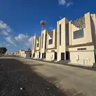 للبيع روف علوى مع ملحق علي برحه وسط الخدمات بحي النسيم700ألف