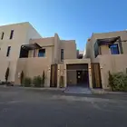 للبيع فيلا مودرن VIP دورين وملحق وسط الخدمات بحي درة الموسي