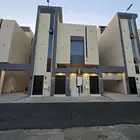 للبيع دور أرضي في عماره دورين 6غرفVIPحوش وبايكه خلف الألماني