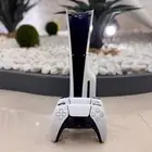 بلايستيشن 5 يدين و فيفا 26