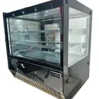 ثلاجات عرض على الطاولة
