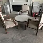 كنب مع طاولات