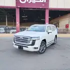 تويوتا لاندكروزر GXR L3 بنزين 2025