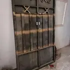 باب حديد جديد لم يستخدم