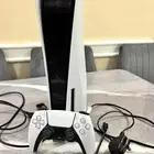 للبيع سوني 5 فايف شبه جديد معه يد و شريط